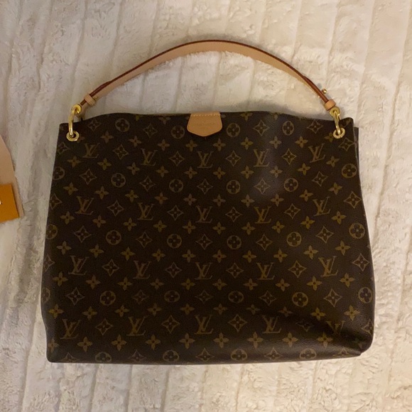Louis Vuitton Handbags - Louis Vuitton Graceful MM (beige)